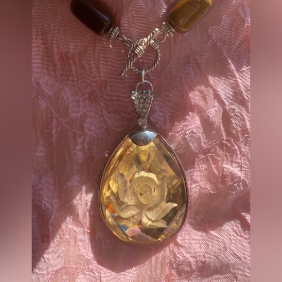 Cottagecore whimsical vintage holographic tigers eye romance rose magic necklace - Picture 3 of 9